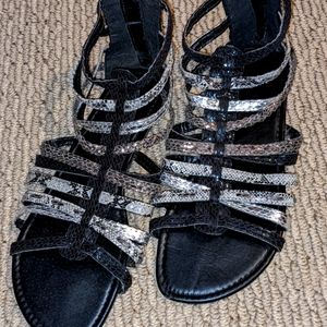 Women's Black and Silver Gladiator Sandals Size 8